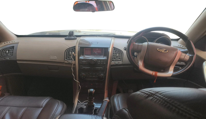 2014 Mahindra XUV500 W8, Diesel, Manual, 1,07,457 km, interior