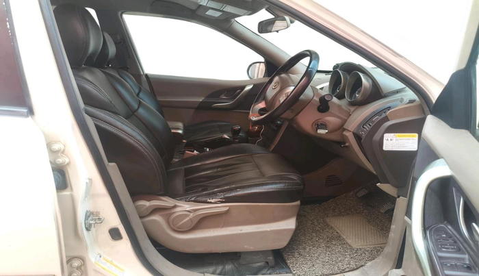 2014 Mahindra XUV500 W8, Diesel, Manual, 1,07,457 km, interior