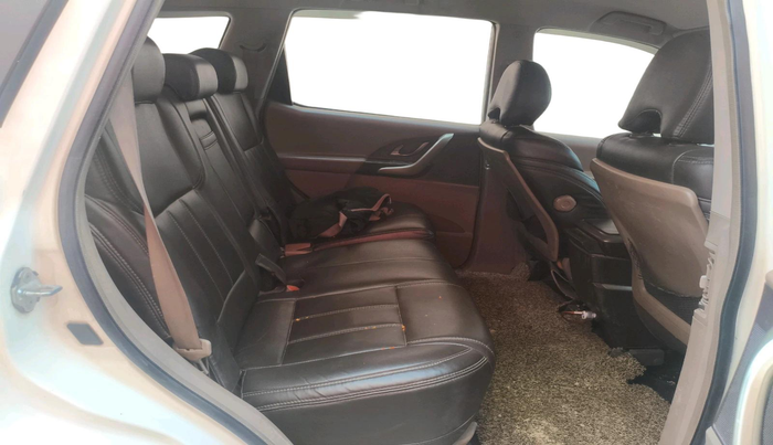 2014 Mahindra XUV500 W8, Diesel, Manual, 1,07,457 km, interior