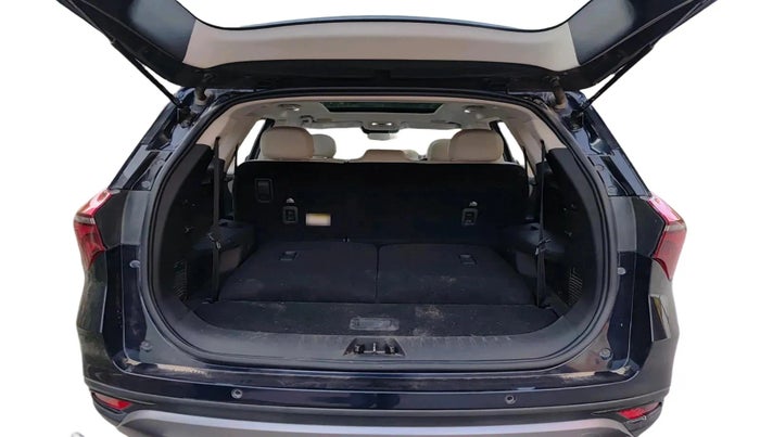 2021 Mahindra XUV700 AX 7 LUXURY P AT 7 STR, Petrol, Automatic, 25,000 km, exterior