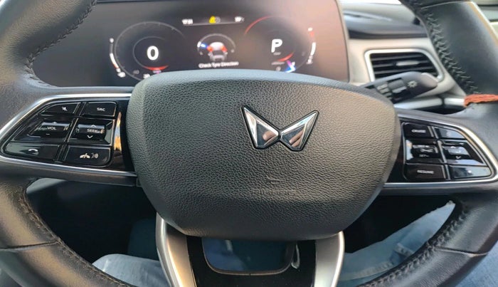 2021 Mahindra XUV700 AX 7 LUXURY P AT 7 STR, Petrol, Automatic, 25,000 km, interior