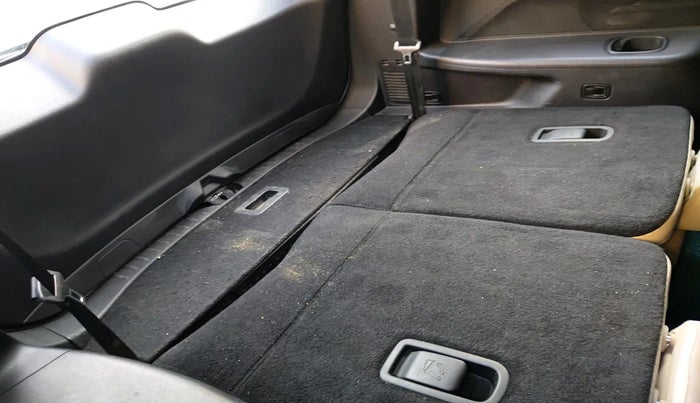 2021 Mahindra XUV700 AX 7 LUXURY P AT 7 STR, Petrol, Automatic, 25,000 km, interior