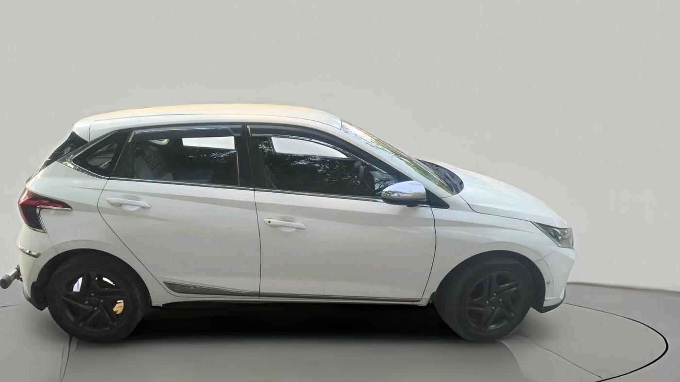 2021 Hyundai NEW I20 SPORTZ 1.2 MT, Petrol, Manual, 26,457 km, exterior