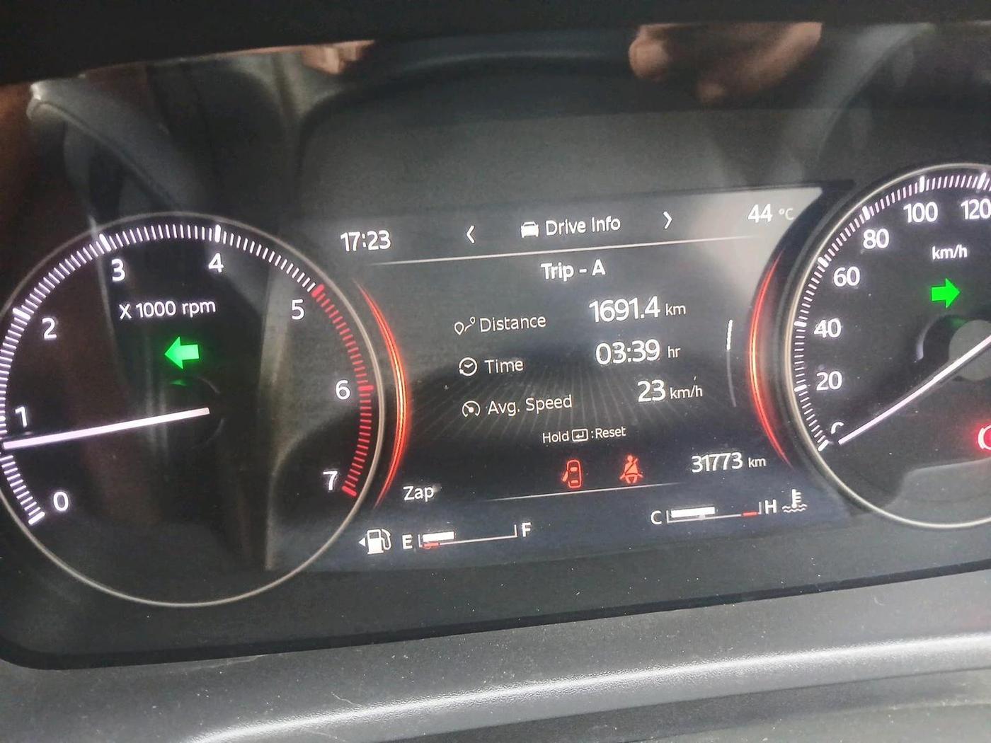 2023 Mahindra SCORPIO-N Z6 DIESEL MT 2WD 7 STR, Diesel, Manual, 31,773 km, interior