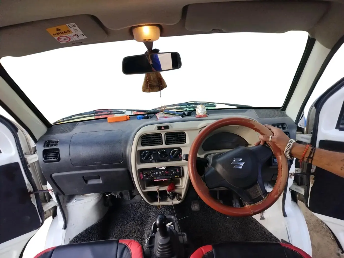 2024 Maruti Eeco 5 Str Ac CNG (O) , CNG, Manual, 31,998 km, interior