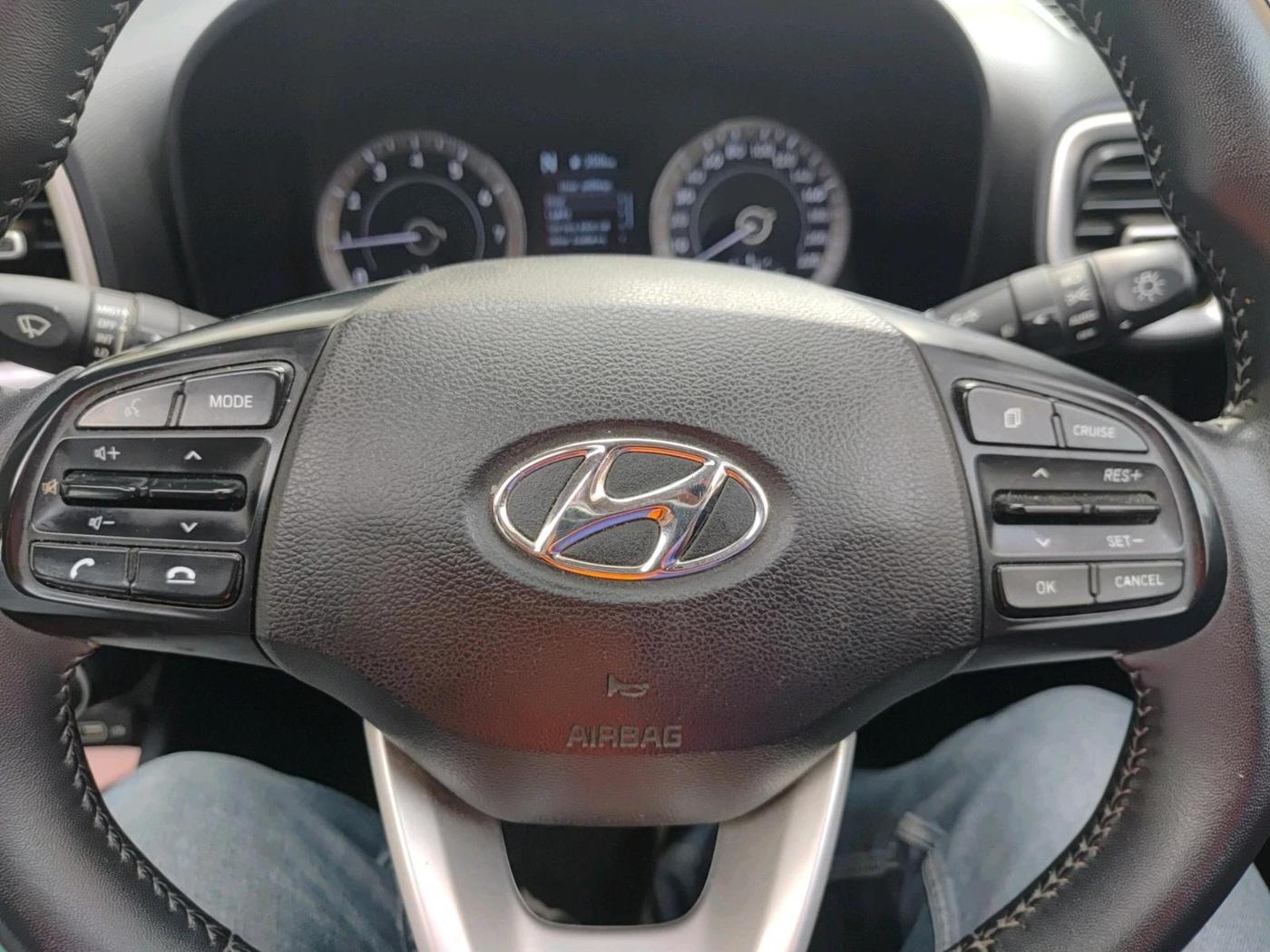 2021 Hyundai VENUE SX 1.0 TURBO IMT, Petrol, Manual, 80,431 km, interior