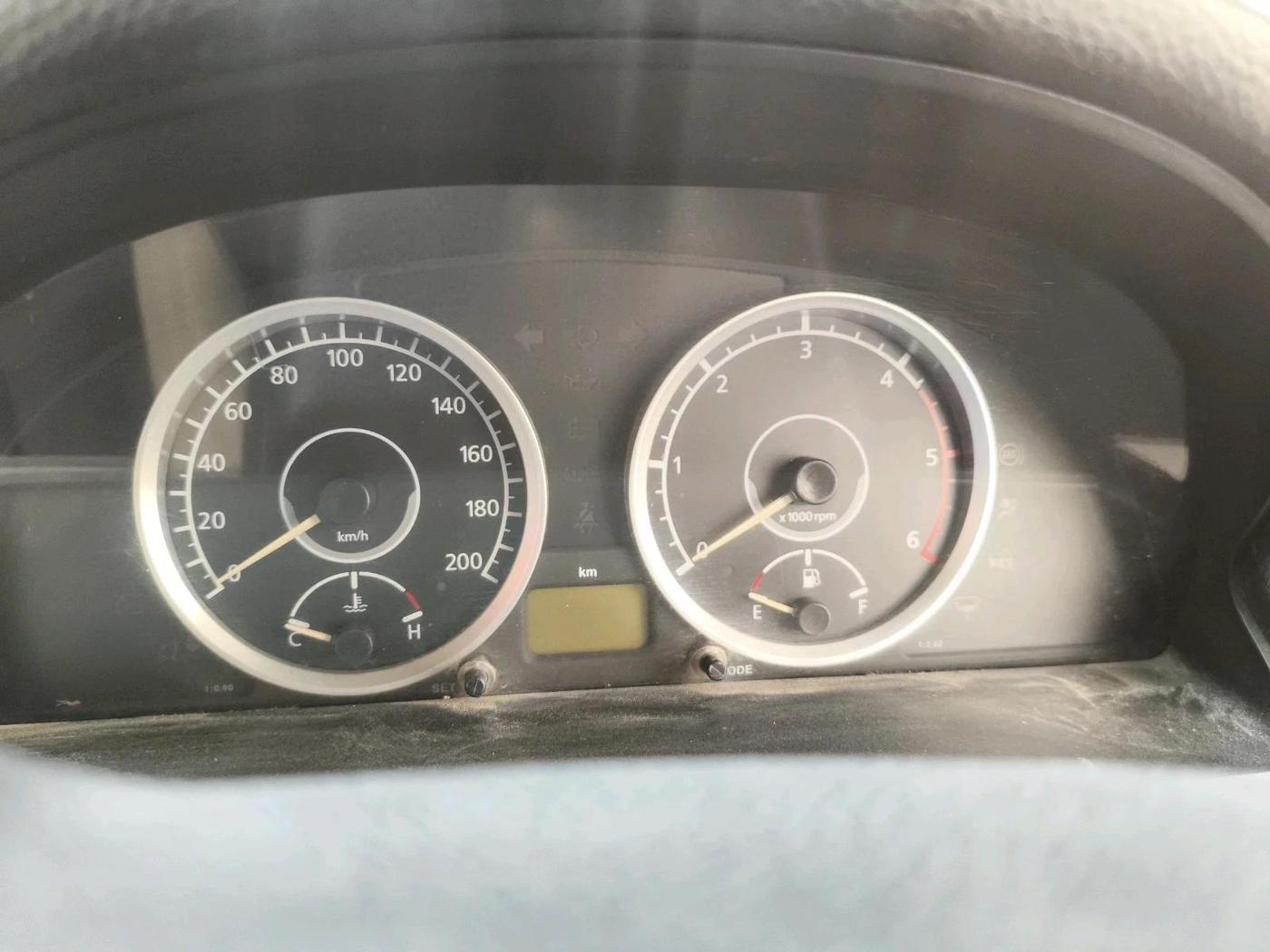 2013 Tata Safari Storme 2.2 LX 4X2, Diesel, Manual, 1,00,000 km, interior