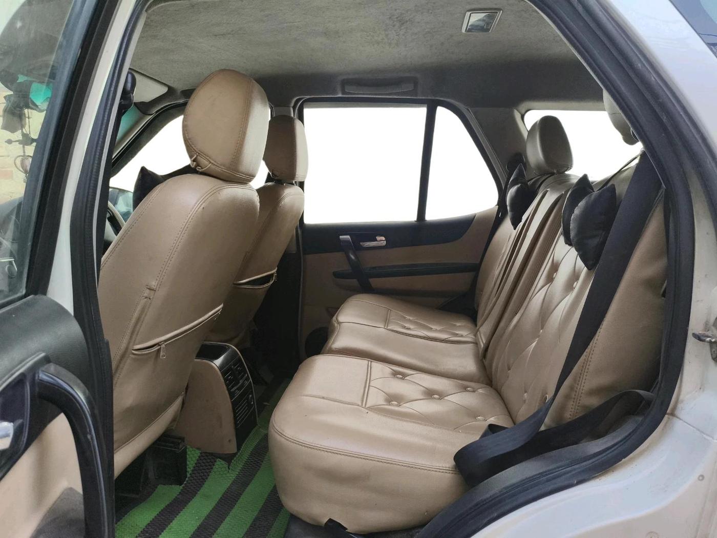 2013 Tata Safari Storme 2.2 LX 4X2, Diesel, Manual, 1,00,000 km, interior
