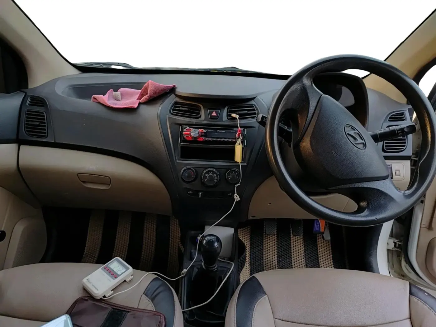 2013 Hyundai Eon D-LITE+, Petrol, Manual, 72,271 km, interior