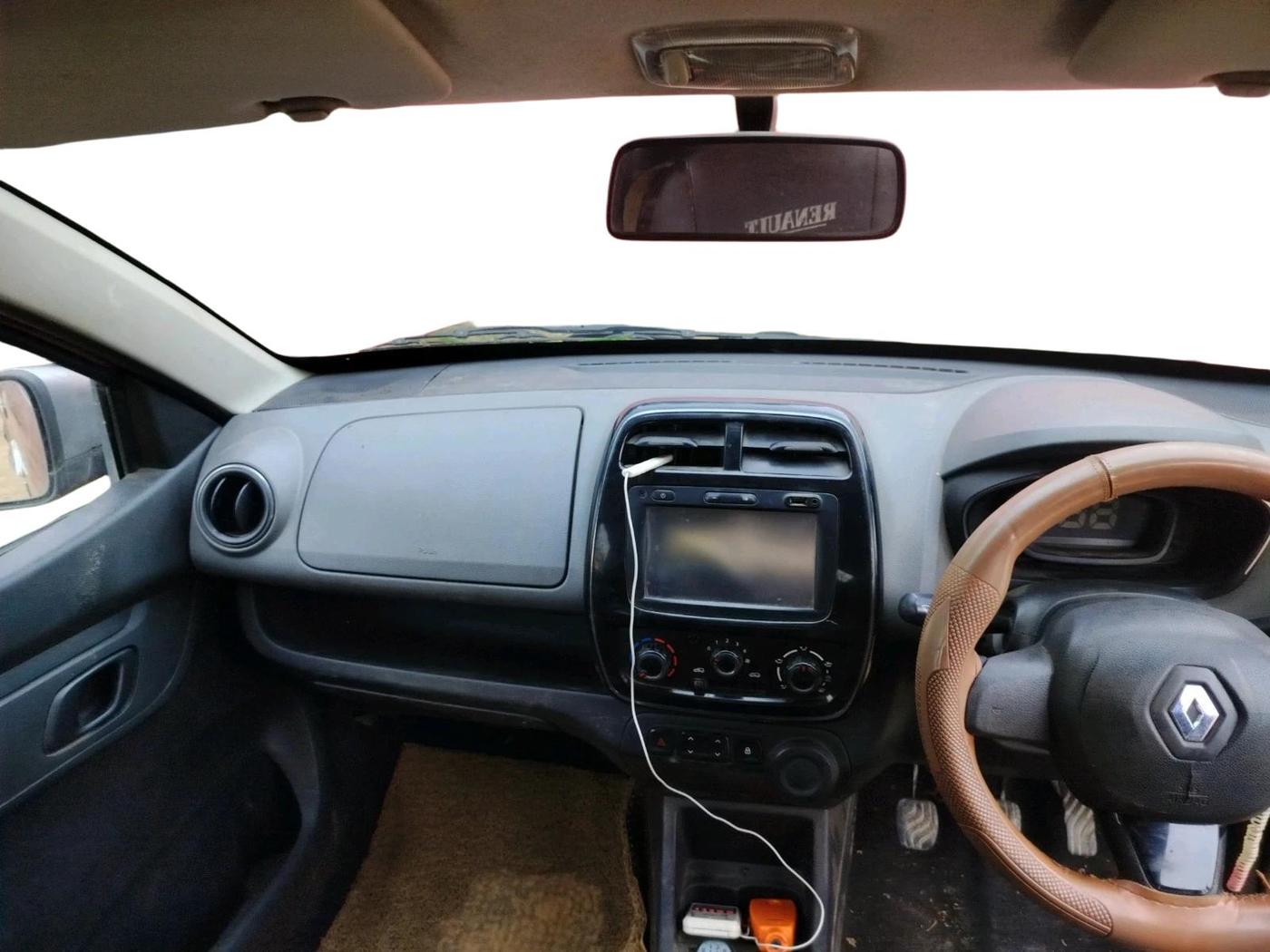 2017 Renault Kwid RXT 1.0, Petrol, Manual, 1,43,228 km, interior
