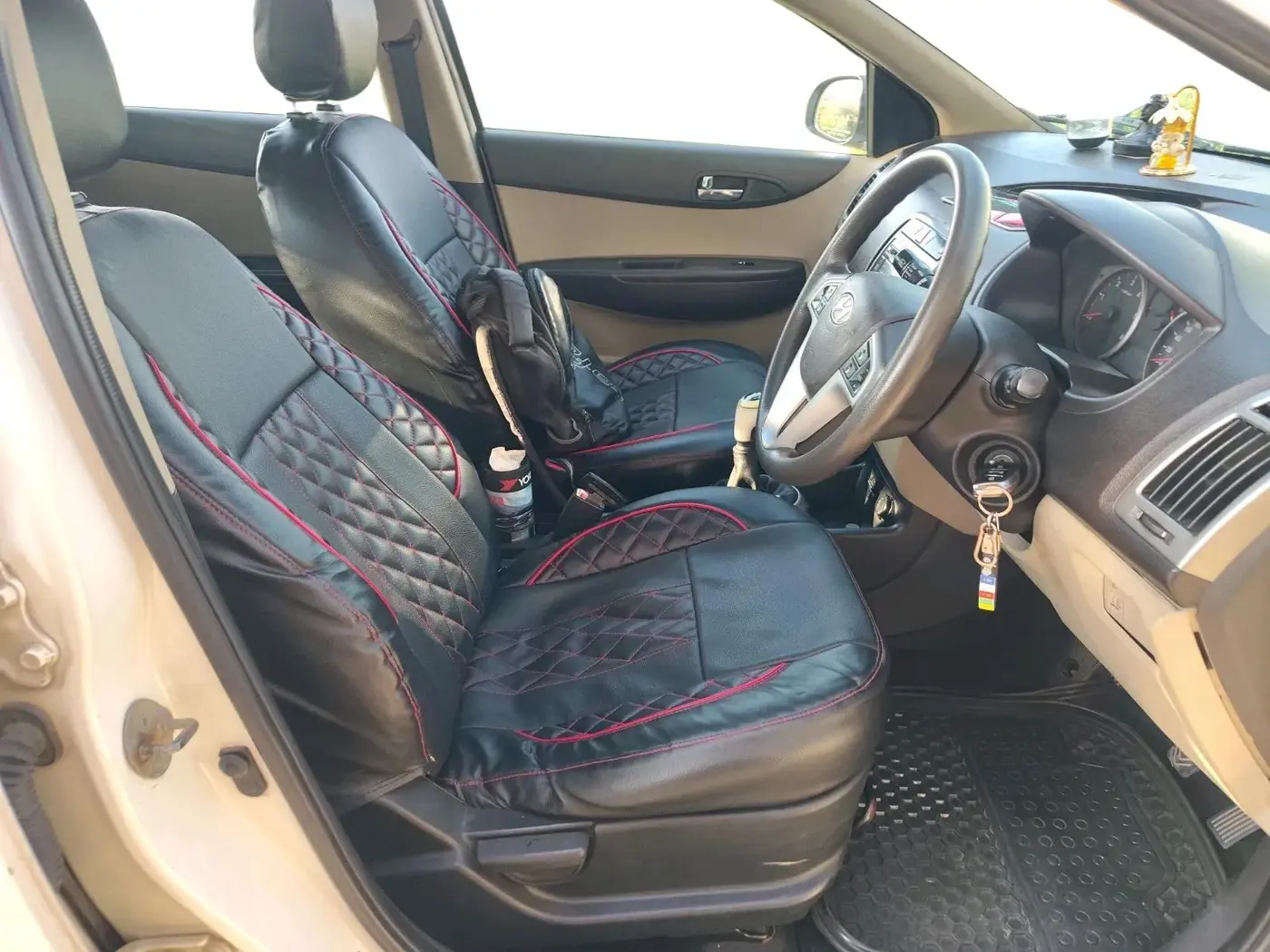 2013 Hyundai i20 SPORTZ 1.4 CRDI, Diesel, Manual, 1,26,000 km, interior