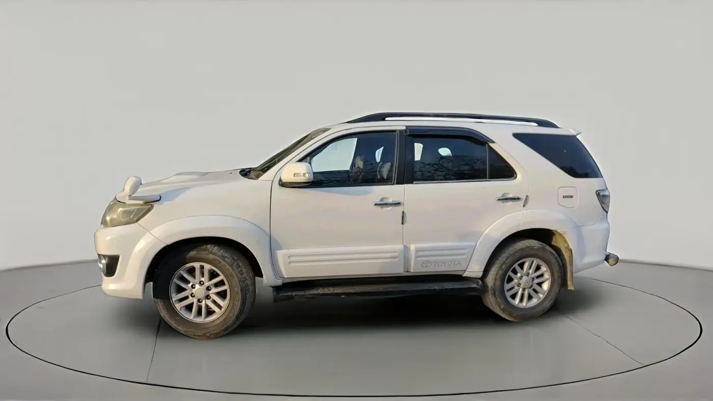 2012 Toyota Fortuner 3.0 4X2 MT, Diesel, Manual, 1,50,610 km, exterior
