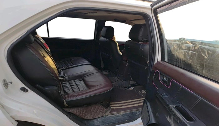 2012 Toyota Fortuner 3.0 4X2 MT, Diesel, Manual, 1,50,610 km, interior