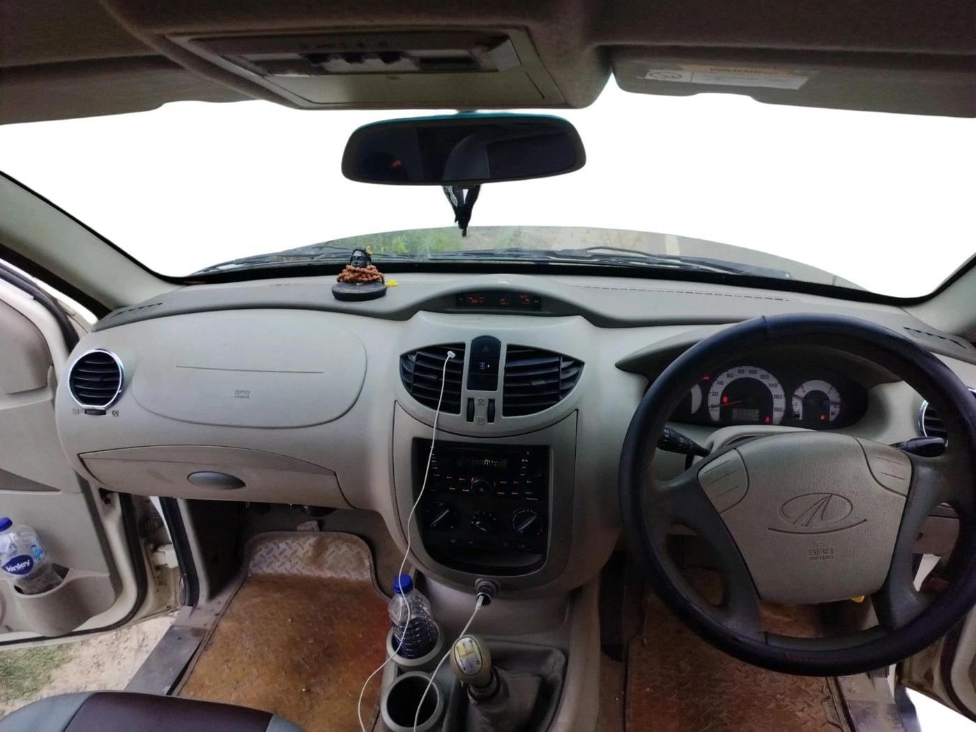 2013 Mahindra Quanto C8, Diesel, Manual, 99,343 km, interior