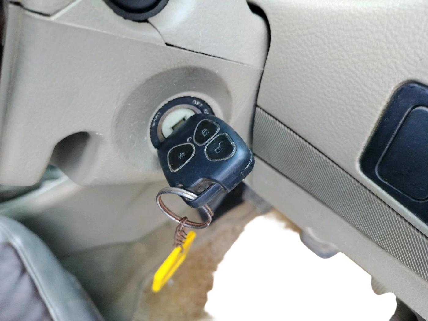 2013 Mahindra Quanto C8, Diesel, Manual, 99,343 km, interior