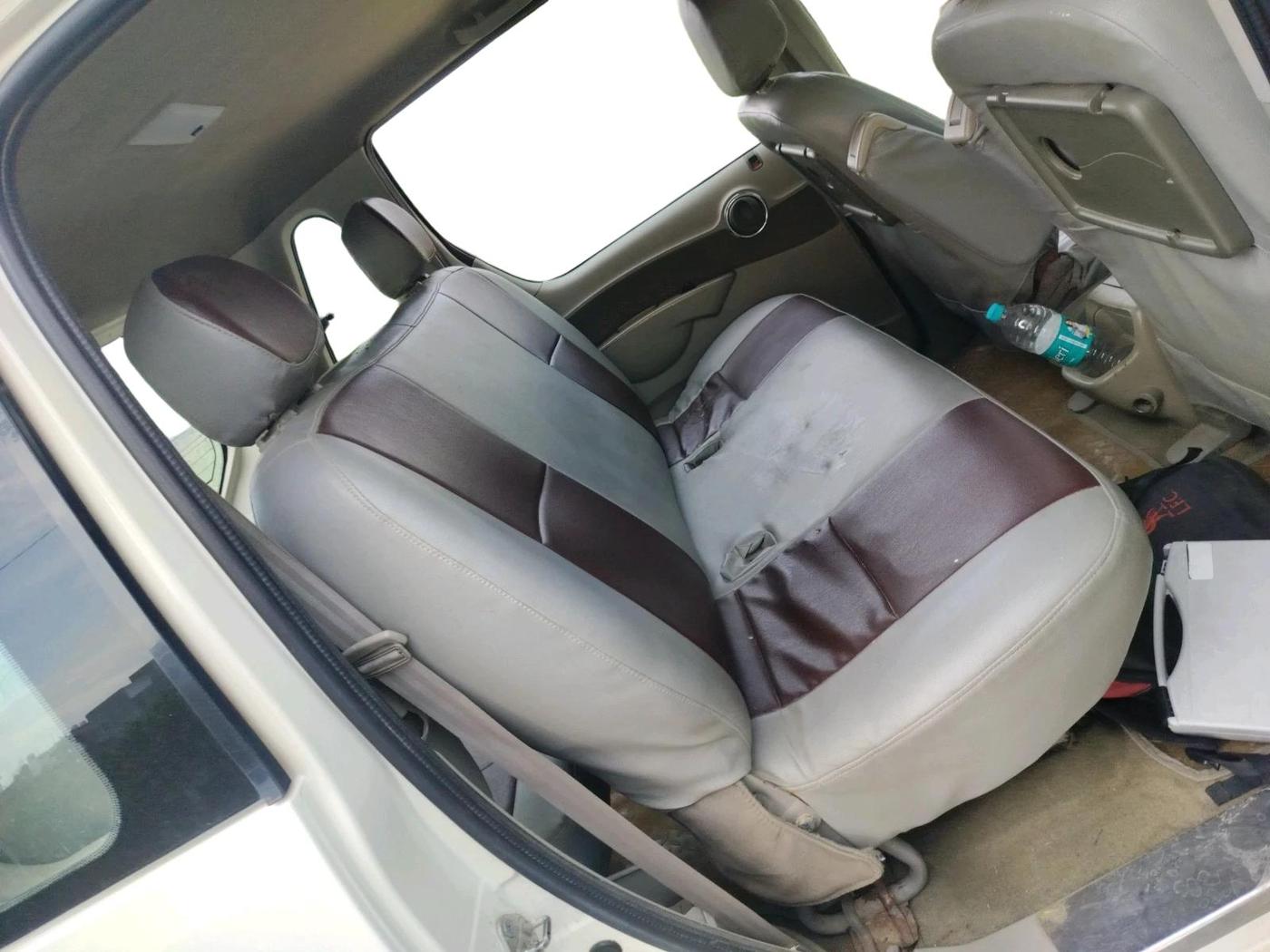 2013 Mahindra Quanto C8, Diesel, Manual, 99,343 km, interior