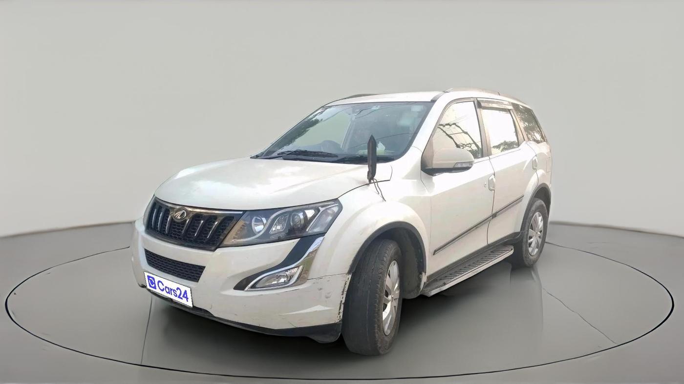 2018 Mahindra XUV500 W6 AT 1.99, Diesel, Automatic, 1,10,899 km, exterior