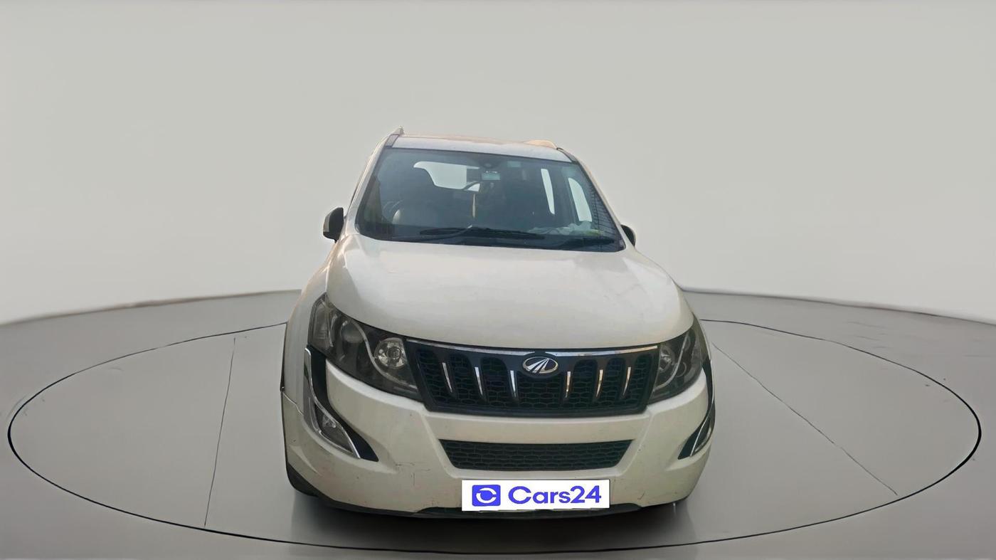 2018 Mahindra XUV500 W6 AT 1.99, Diesel, Automatic, 1,10,899 km, exterior