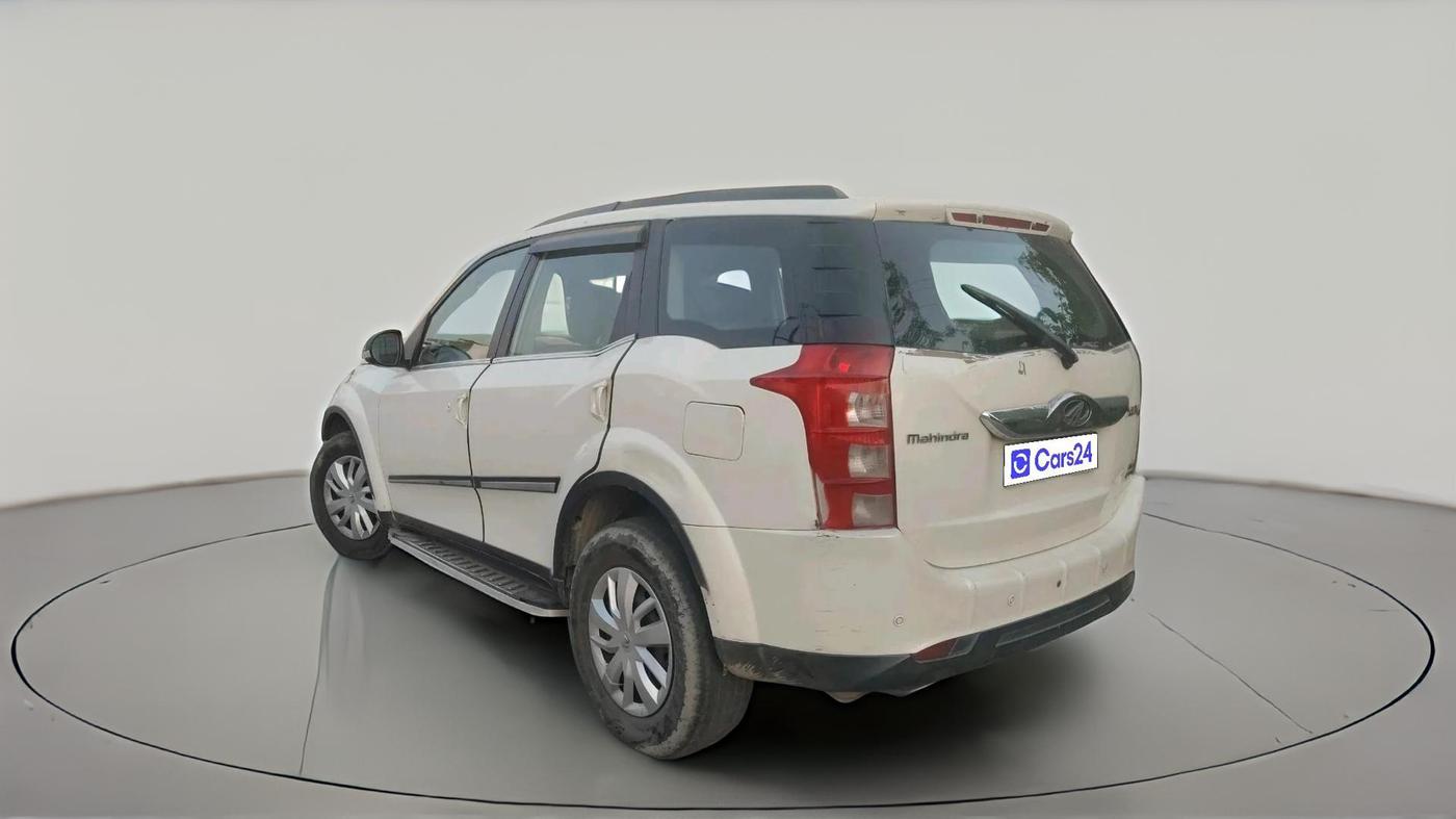 2018 Mahindra XUV500 W6 AT 1.99, Diesel, Automatic, 1,10,899 km, exterior