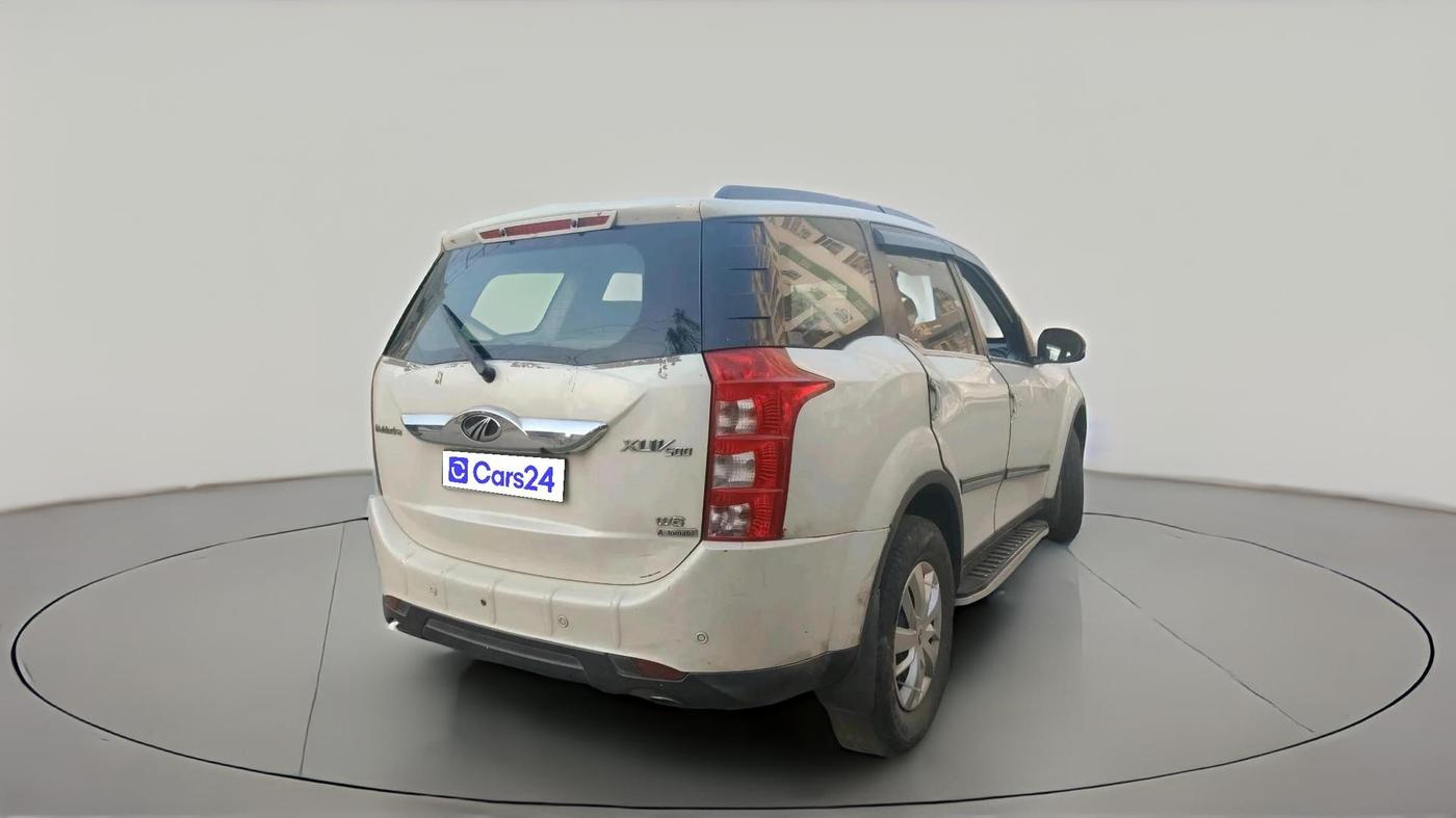 2018 Mahindra XUV500 W6 AT 1.99, Diesel, Automatic, 1,10,899 km, exterior