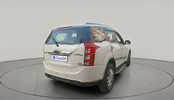 2018 Mahindra XUV500 W6 AT 1.99, Diesel, Automatic, 1,10,899 km, exterior