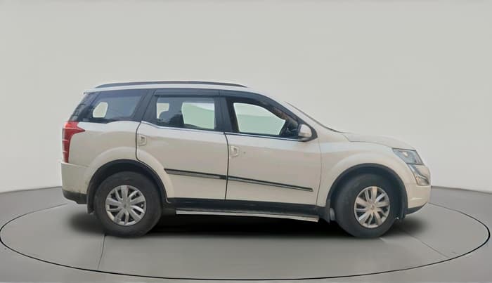 2018 Mahindra XUV500 W6 AT 1.99, Diesel, Automatic, 1,10,899 km, exterior