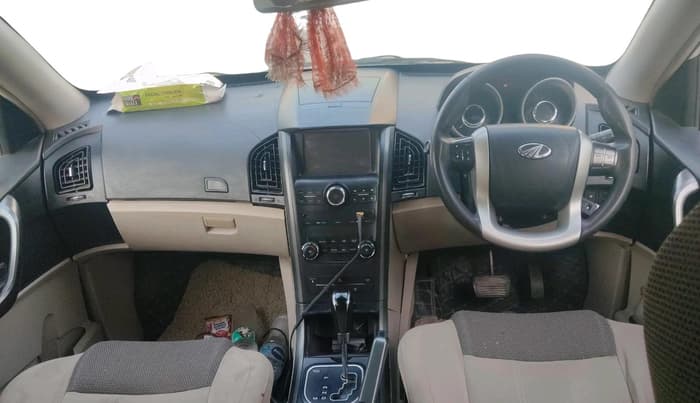 2018 Mahindra XUV500 W6 AT 1.99, Diesel, Automatic, 1,10,899 km, interior