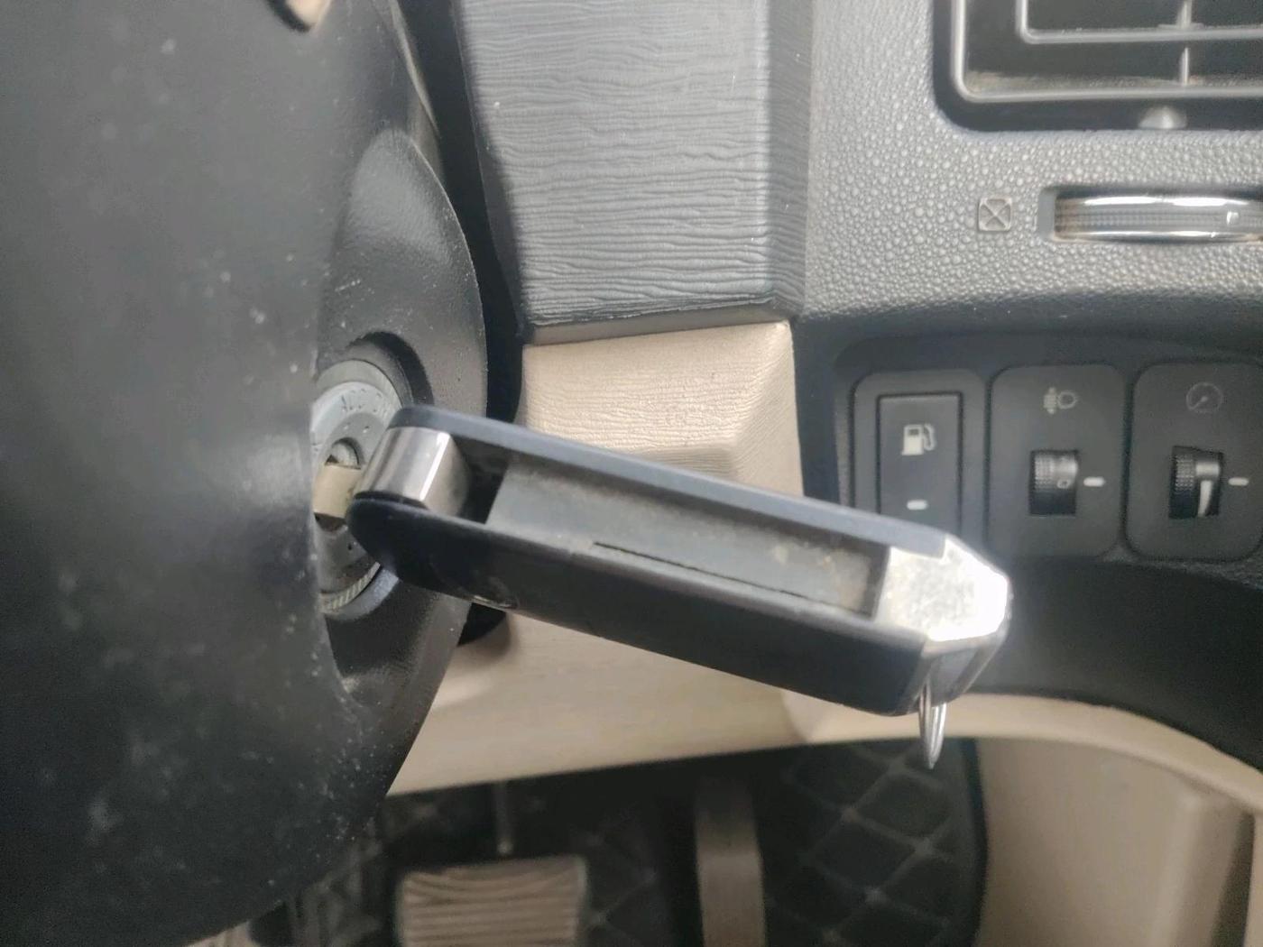 2018 Mahindra XUV500 W6 AT 1.99, Diesel, Automatic, 1,10,899 km, interior