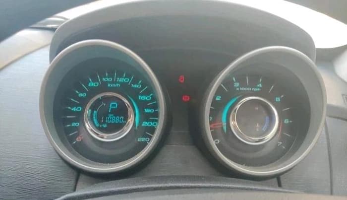 2018 Mahindra XUV500 W6 AT 1.99, Diesel, Automatic, 1,10,899 km, interior