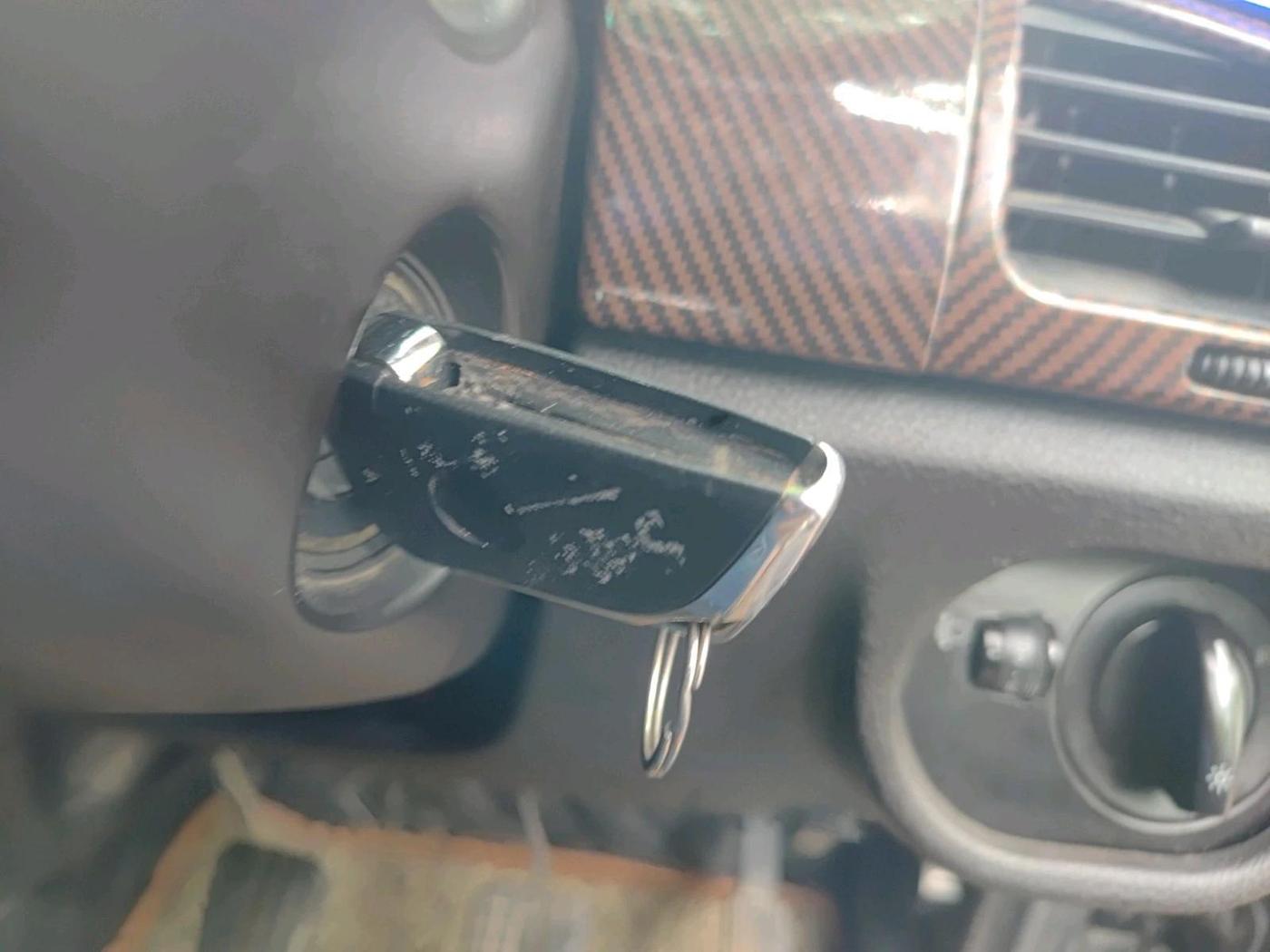 2018 Tata Safari Storme 2.2 VX 4X2, Diesel, Manual, 1,02,553 km, interior