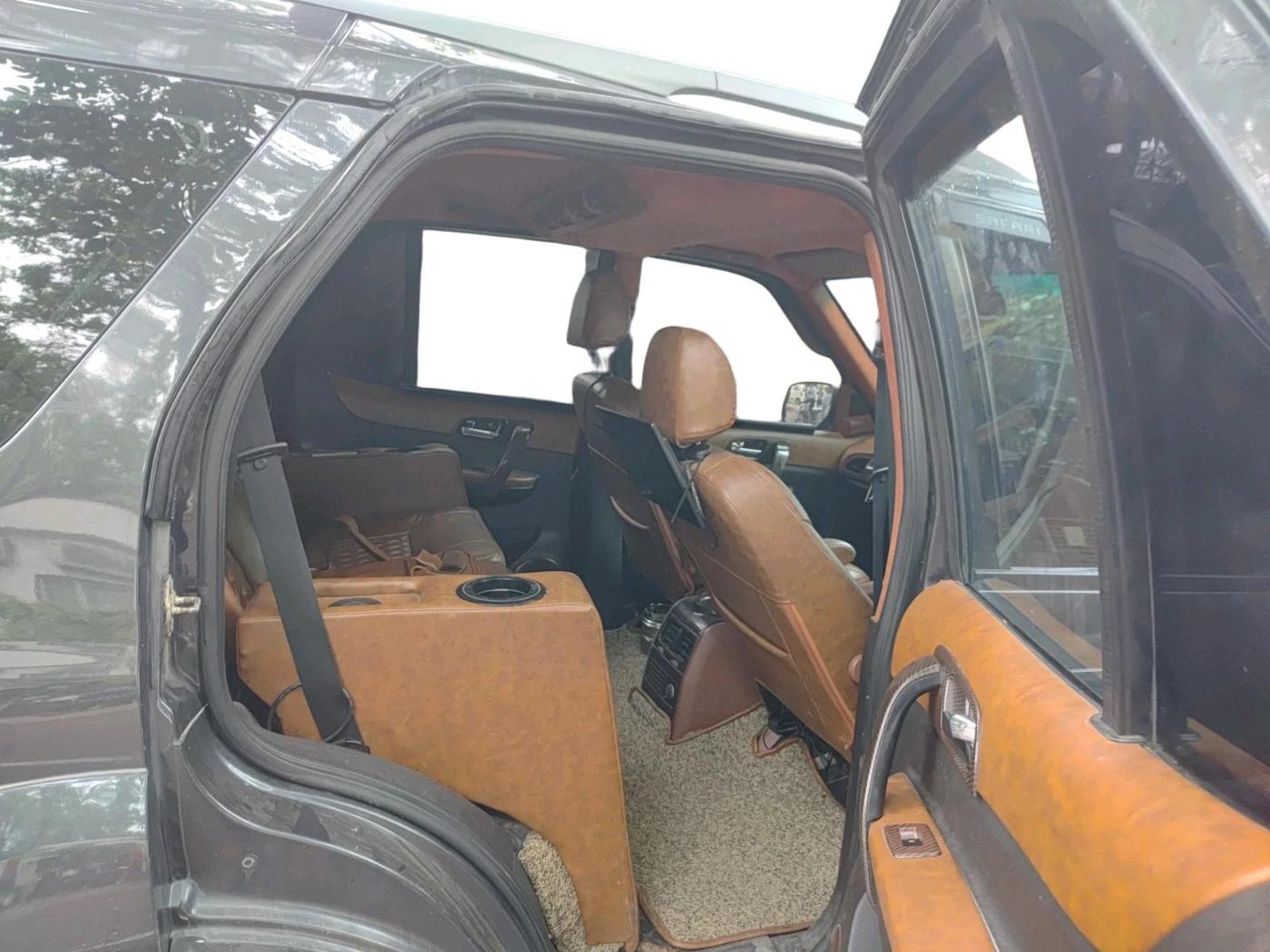 2018 Tata Safari Storme 2.2 VX 4X2, Diesel, Manual, 1,02,553 km, interior