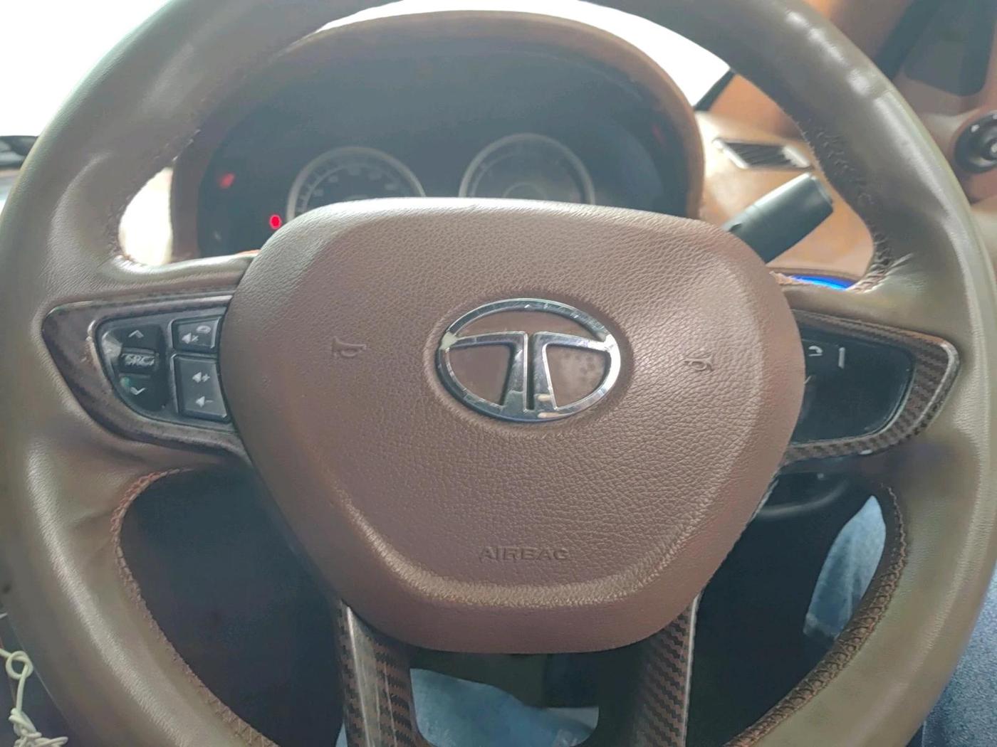 2018 Tata Safari Storme 2.2 VX 4X2, Diesel, Manual, 1,02,553 km, interior