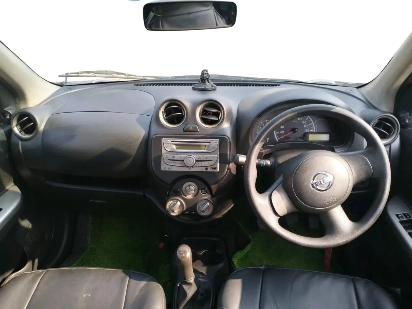 2017 Nissan Micra Active XV SAFETY PACK, CNG, Manual, 39,928 km, interior