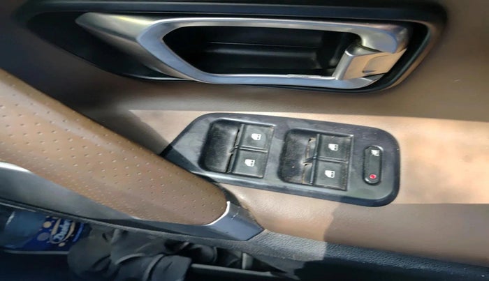 2020 Tata Harrier XZ PLUS 2.0L DUAL TONE, Diesel, Manual, 1,22,416 km, interior