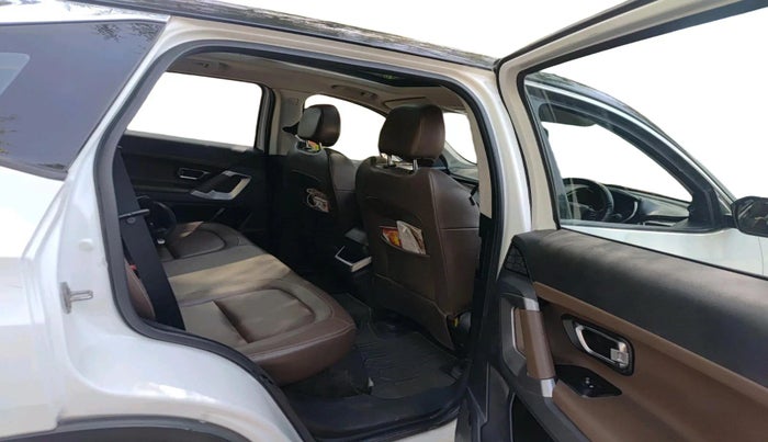 2020 Tata Harrier XZ PLUS 2.0L DUAL TONE, Diesel, Manual, 1,22,416 km, interior