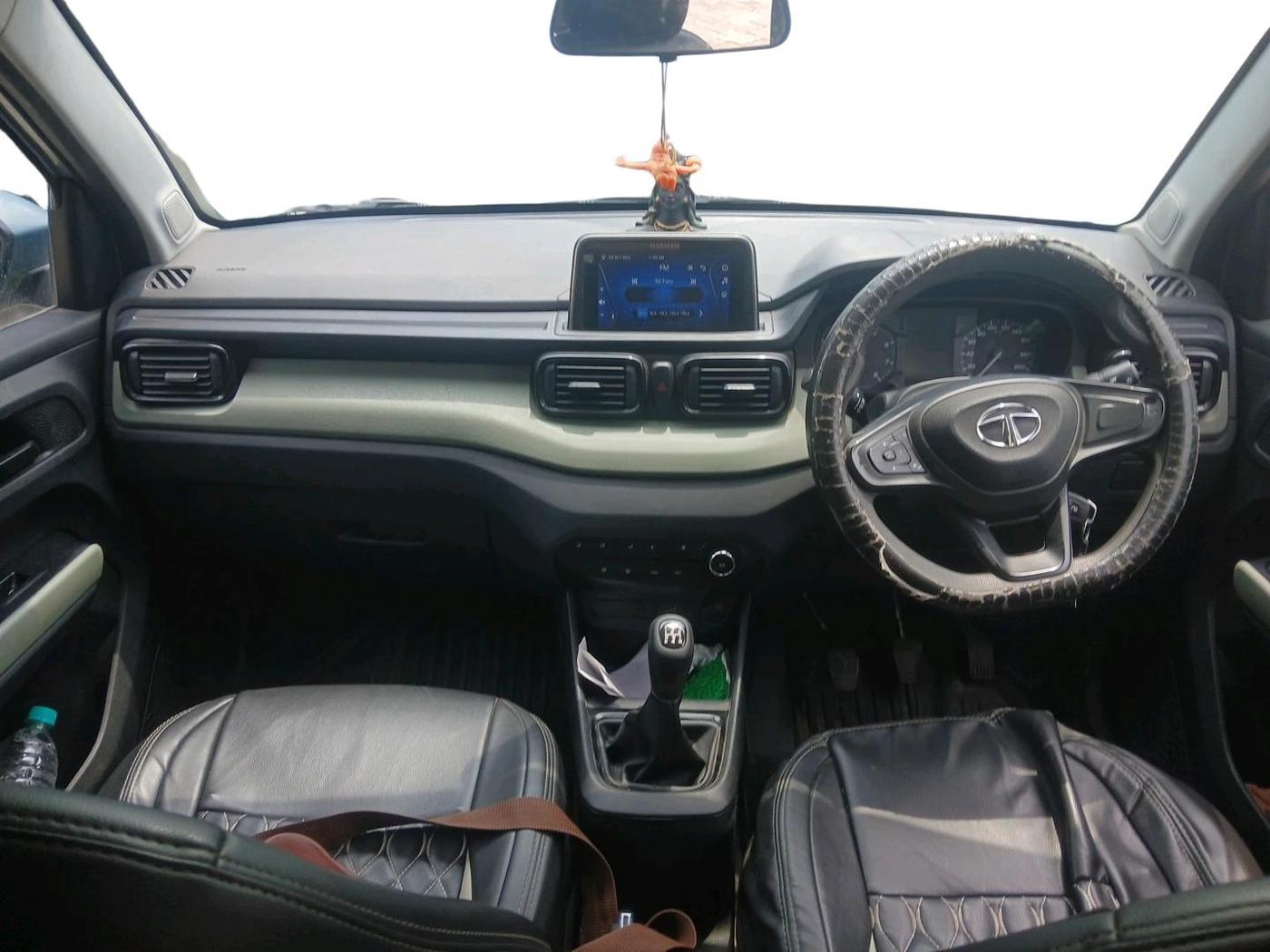 2023 Tata PUNCH ADVENTURE RHYTHM PACK MT, Petrol, Manual, 85,992 km, interior