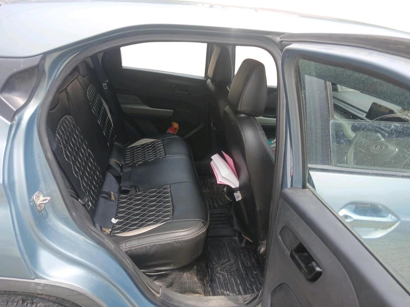 2023 Tata PUNCH ADVENTURE RHYTHM PACK MT, Petrol, Manual, 85,992 km, interior