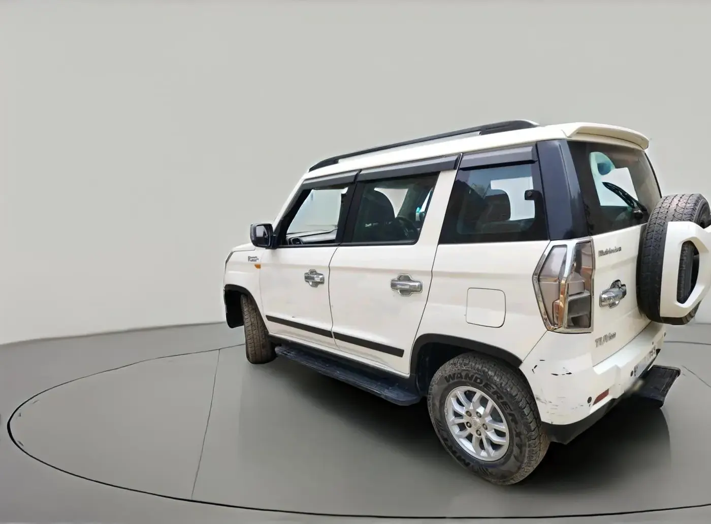 2019 Mahindra TUV300 T8, Diesel, Manual, 42,148 km, exterior