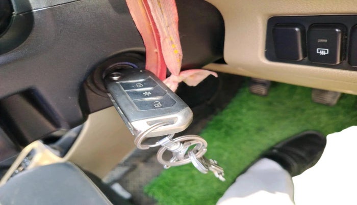 2019 Mahindra TUV300 T8, Diesel, Manual, 42,148 km, interior