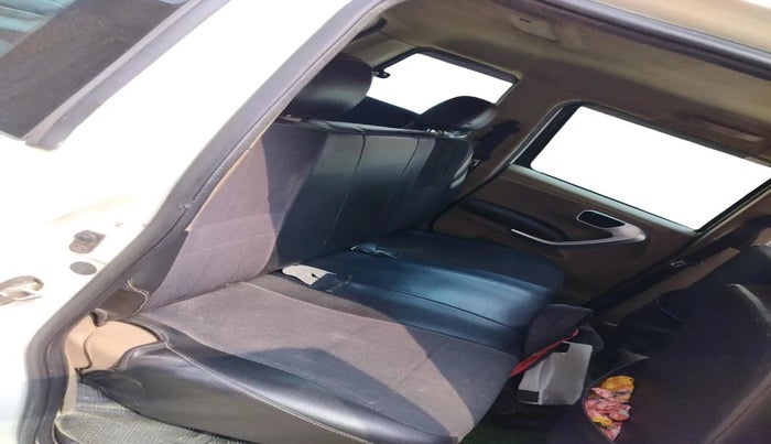 2019 Mahindra TUV300 T8, Diesel, Manual, 42,148 km, interior