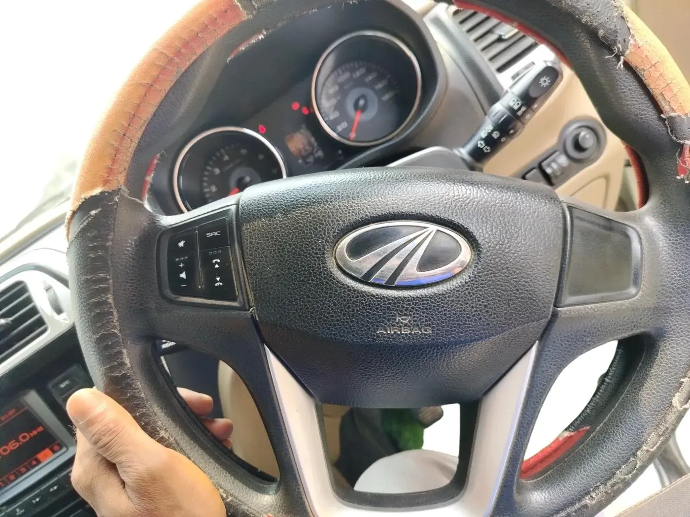2019 Mahindra TUV300 T8, Diesel, Manual, 42,148 km, interior