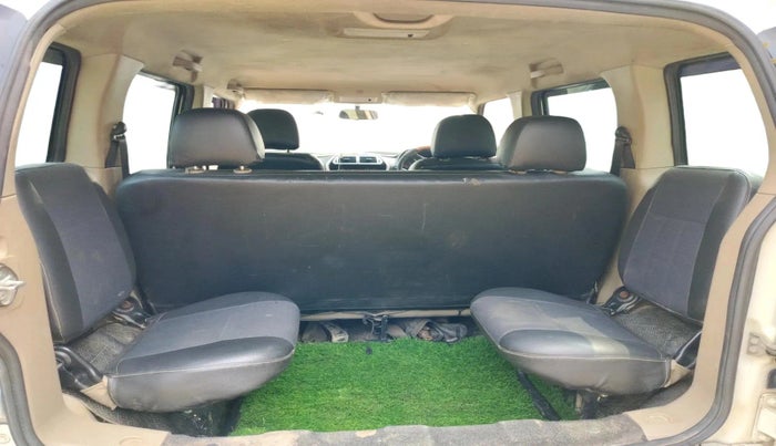 2019 Mahindra TUV300 T8, Diesel, Manual, 42,148 km, interior