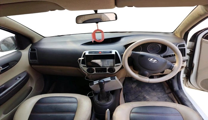 2013 Hyundai i20 MAGNA (O) 1.4 CRDI, Diesel, Manual, 1,21,609 km, interior