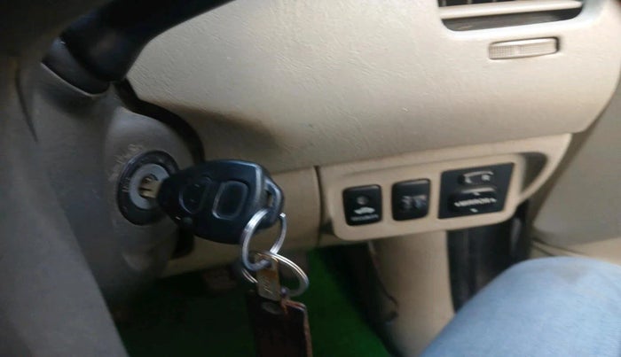 2014 Toyota Innova 2.5 GX 8 STR, Diesel, Manual, 68,494 km, interior