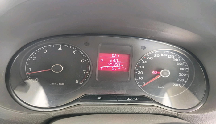 2011 Volkswagen Vento HIGHLINE 1.6 MPI, Petrol, Manual, 1,24,355 km, interior