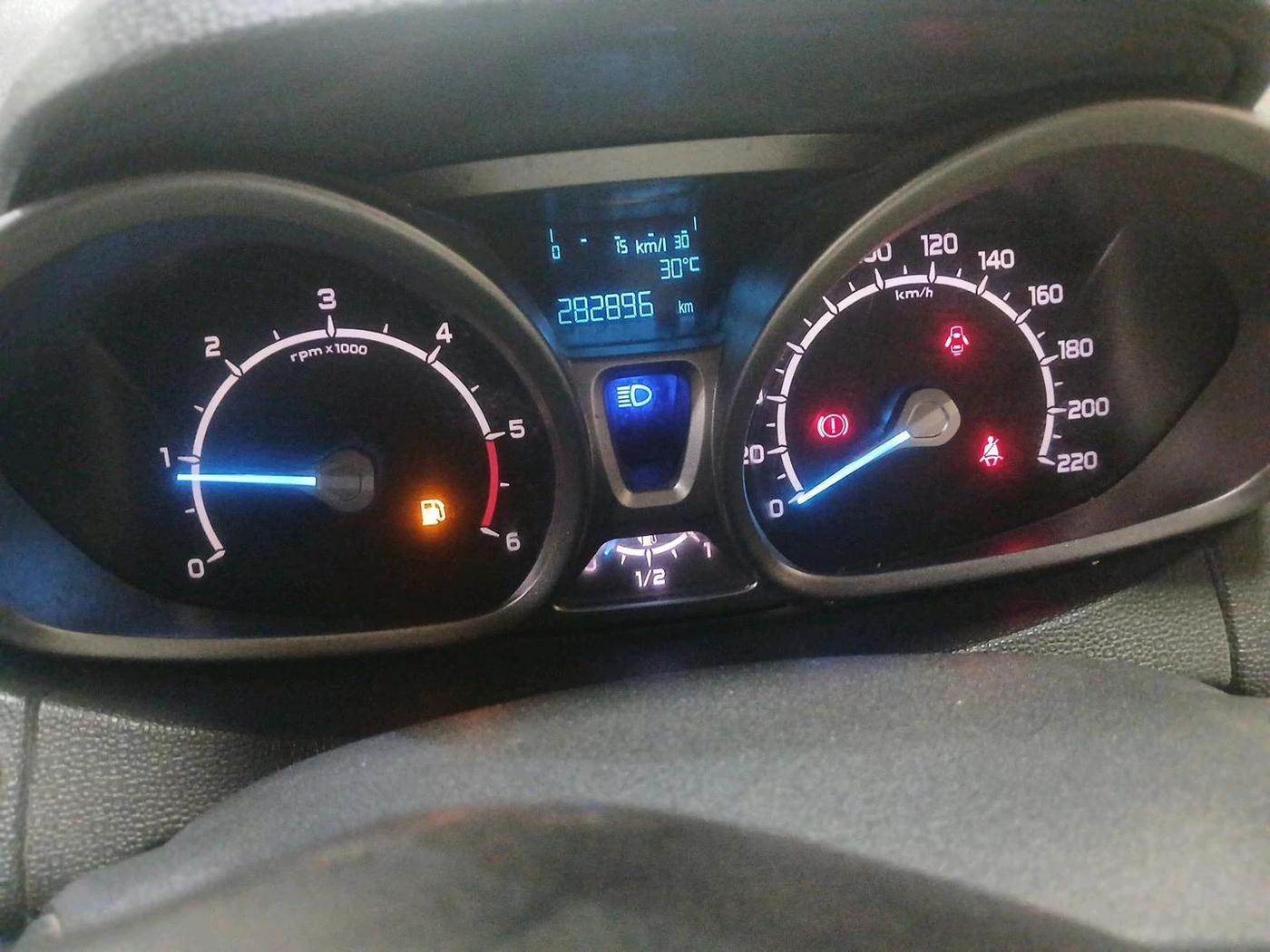 2016 Ford Ecosport TITANIUM 1.5L DIESEL, Diesel, Manual, 2,82,896 km, interior