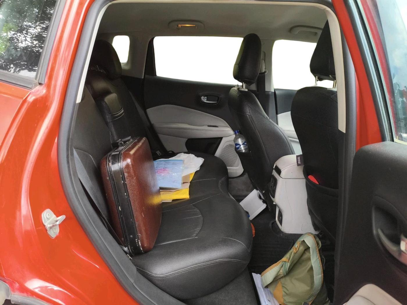 2017 Jeep Compass LIMITED 2.0 DIESEL, Diesel, Manual, 1,82,438 km, interior
