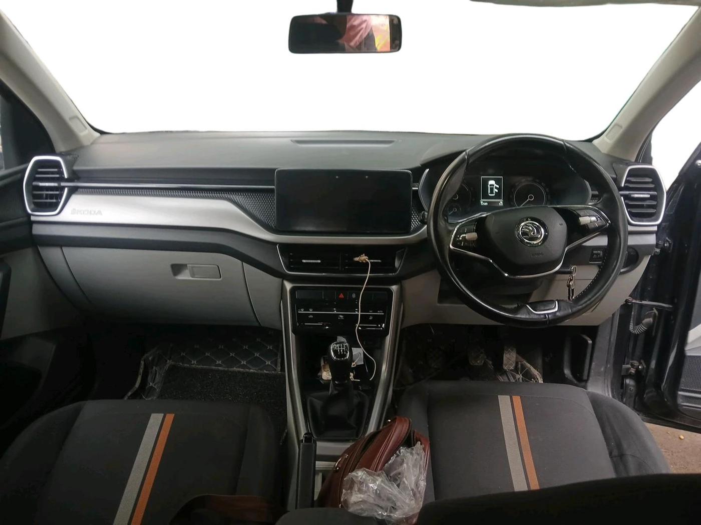 2021 Skoda KUSHAQ AMBITION 1.0L TSI MT, Petrol, Manual, 72,589 km, interior