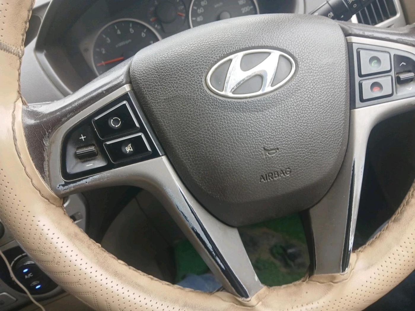 2011 Hyundai i20 SPORTZ 1.2, CNG, Manual, 1,72,089 km, interior