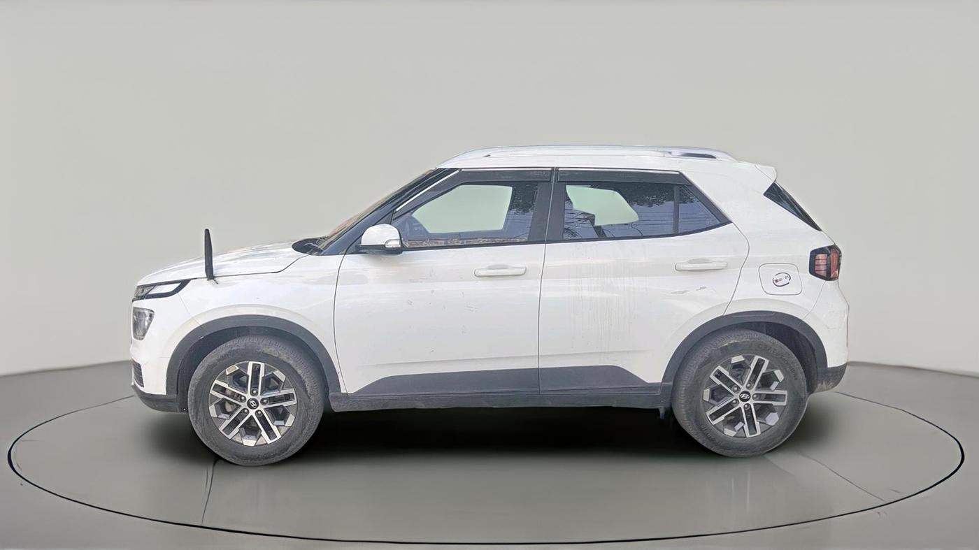 2024 Hyundai VENUE SX 1.5 CRDI, Diesel, Manual, 45,000 km, exterior